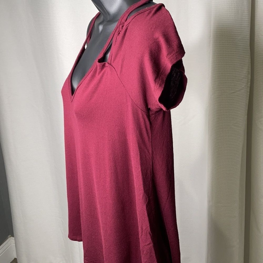 Socialite women’s cutout shoulder top size small - Picture 4 of 12